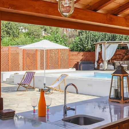 Beachside Villa Causton With Private Pool 斯基亚索斯镇 外观 照片