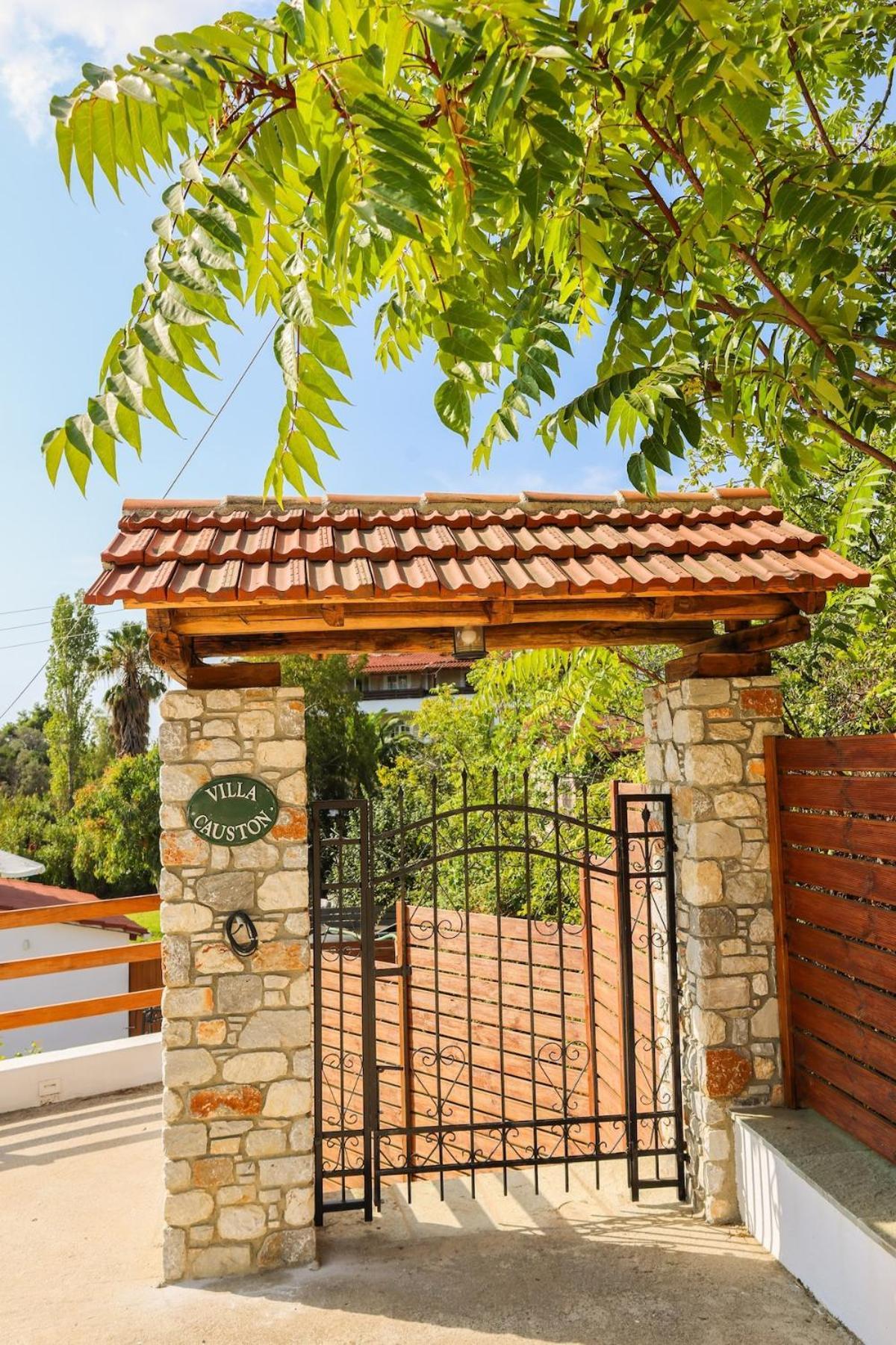 Beachside Villa Causton With Private Pool 斯基亚索斯镇 外观 照片