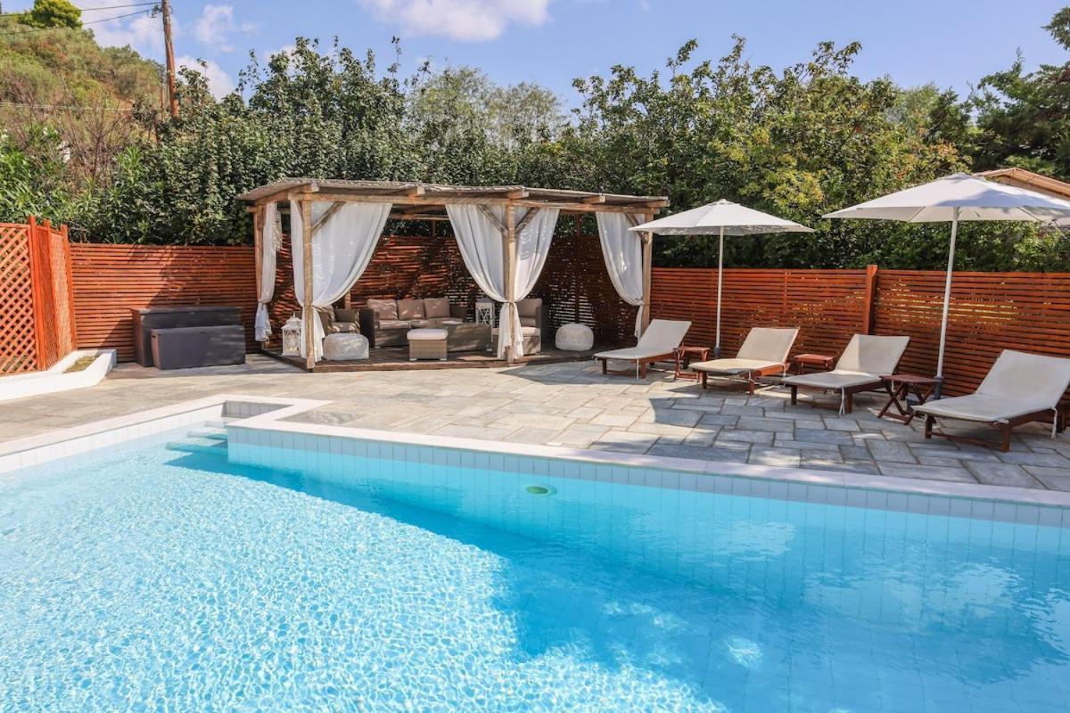 Beachside Villa Causton With Private Pool 斯基亚索斯镇 外观 照片